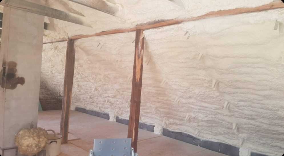 Ocieplanie pianką PUR oraz wdmuchiwanie wełny i celulozy