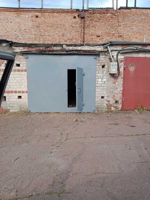 Продам капитальный гараж в АК27 Певцы