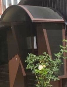 Daszek wejściowy ze ściankami bocznymi