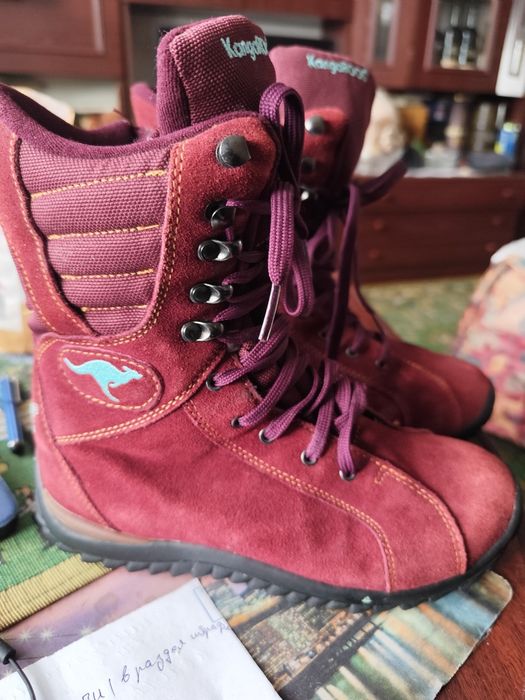 Фірмові жіночі чоботи.