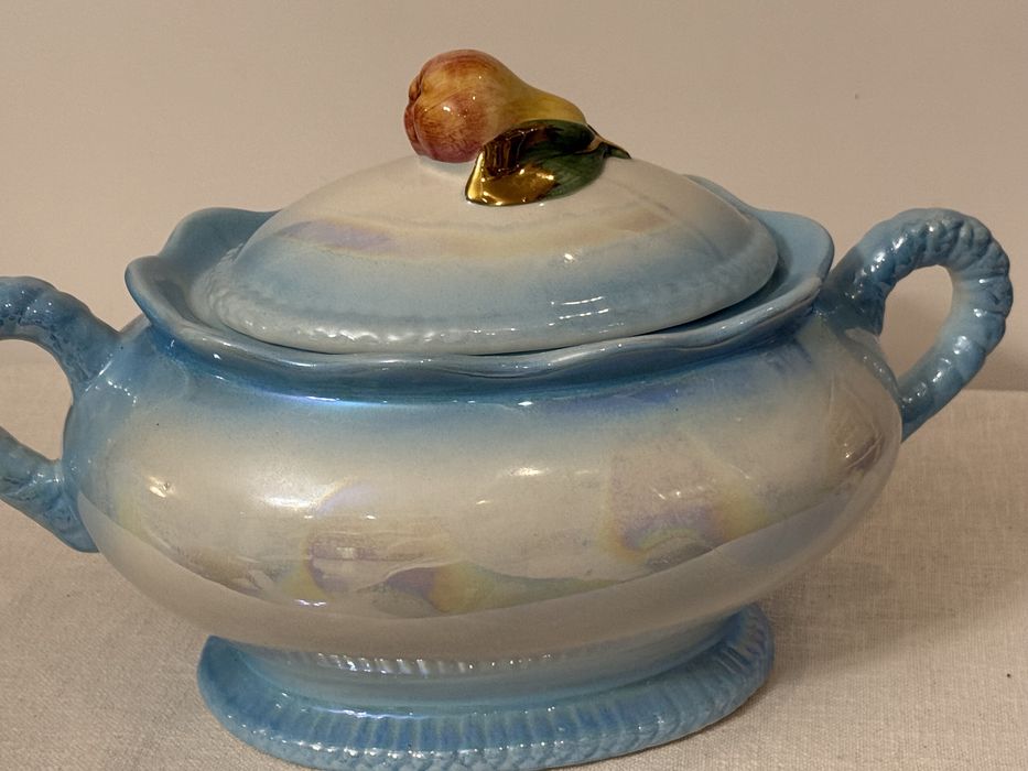 Duża ceramiczna wloska waza z owocami