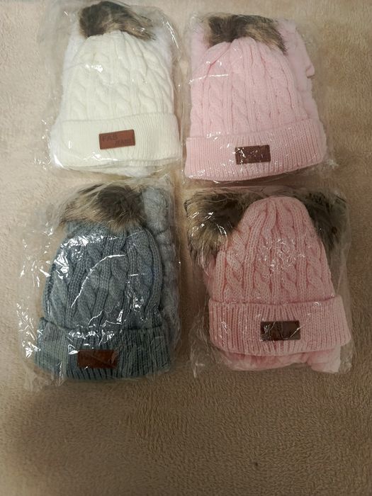 Дитячи шапочки,и рукавички