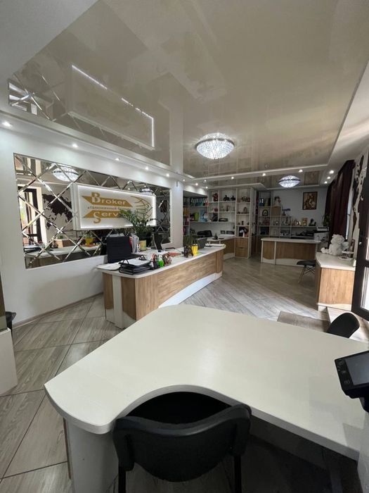 Продаю Комерческое Помещение Центр ( Мариупольская) возле  Грифеля