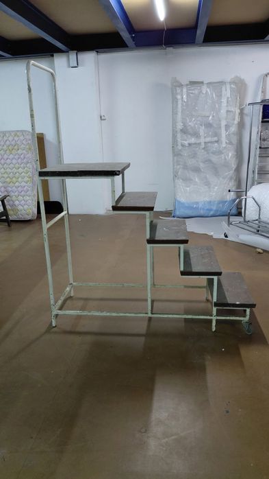 Escada /plataforma armazem 140x74x175cm alt