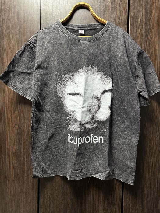 Футболка оверсайз в стиле Y2K