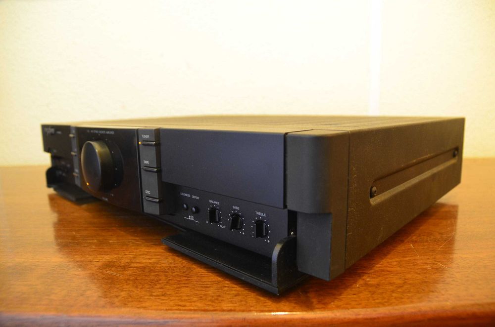 Amplificador Grundig Fine Arts V 12