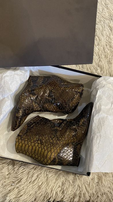 Ботинки козаки  Италия натуральный кожа питона