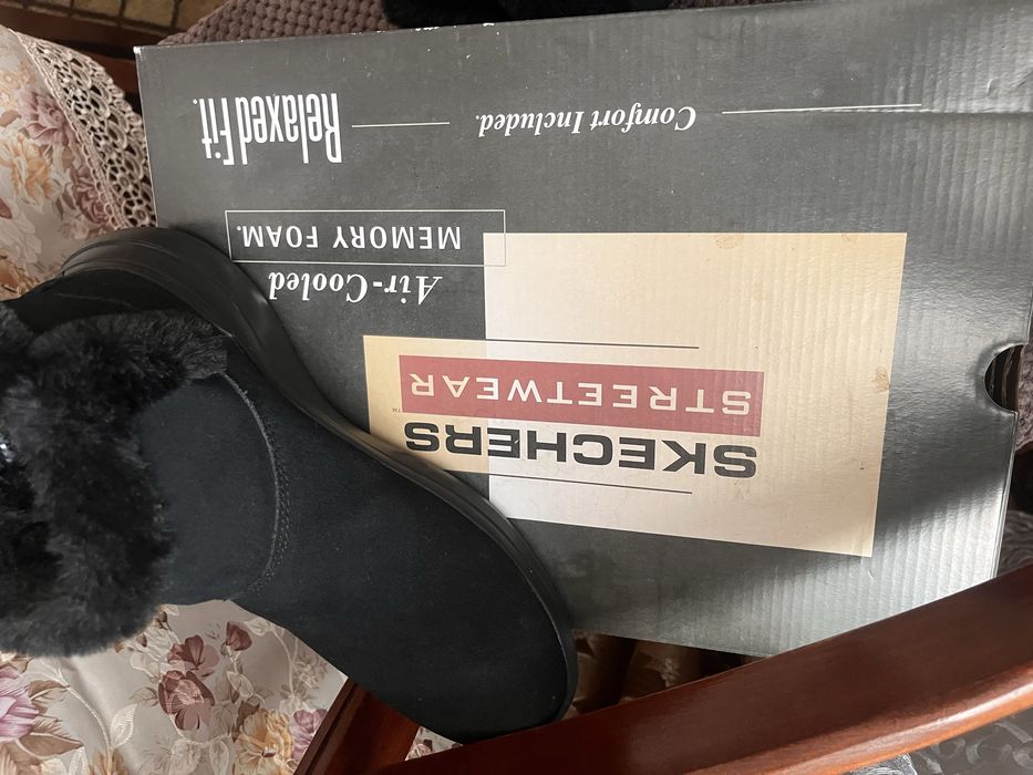 Продам жіночі кросівки Skechers (зимові/демисезонні, оригінал)