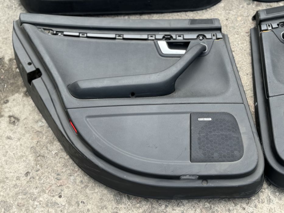 Карта дверей audi a4 b7 шкіра чорна комплект карт ауді а4 б7 салон Bose