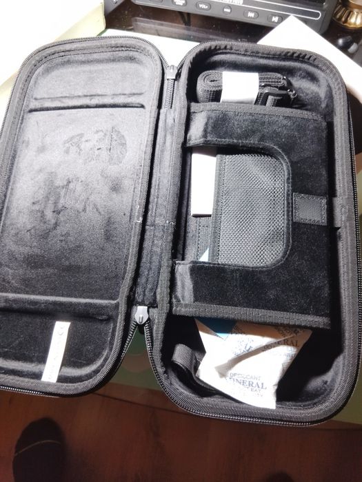 Etui na konsole bryzgoszczelne