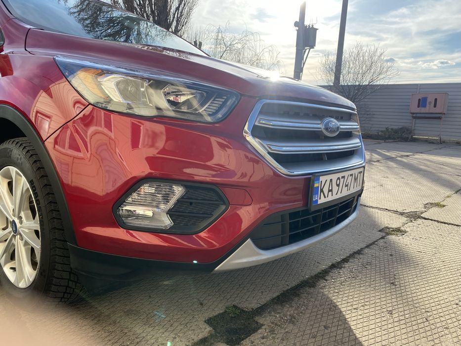 Автомобіль Форд Ескейп