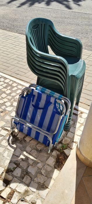 Vendo 10 cadeiras de plástico
