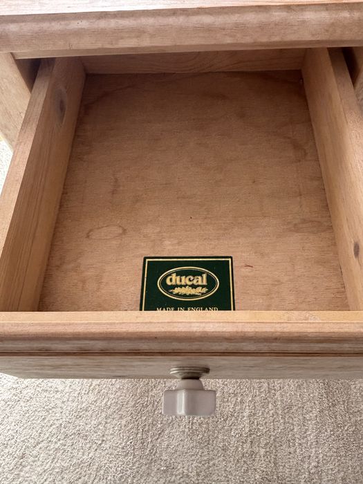 Mesa de cabeceira