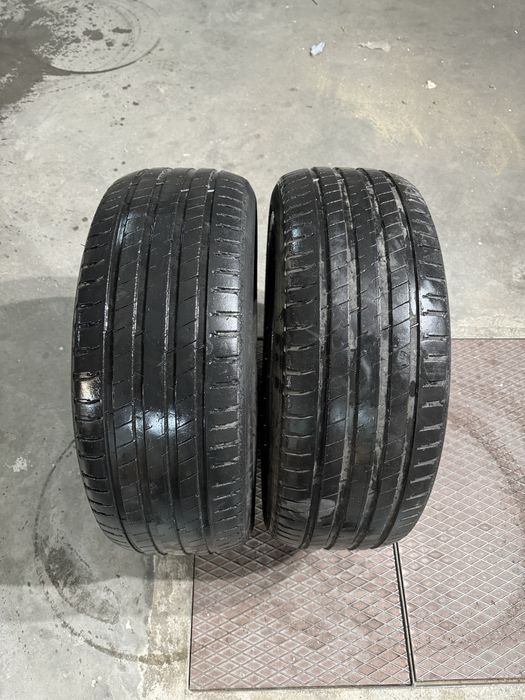 Pneus 235 / 55/19