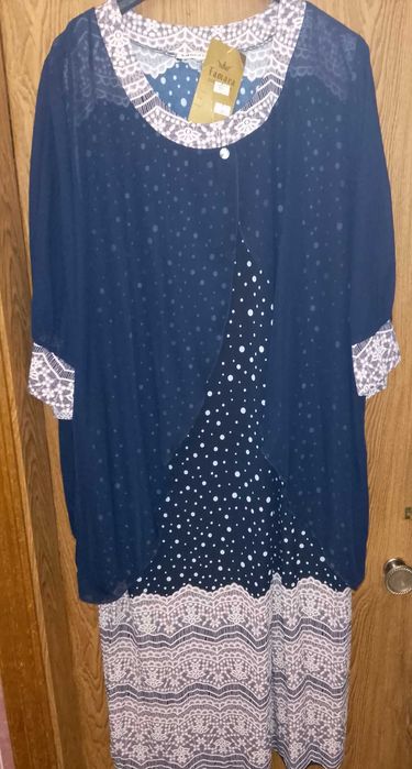 Плаття трикотажне з шифоновою накидкою. Нове. Розмір 56.