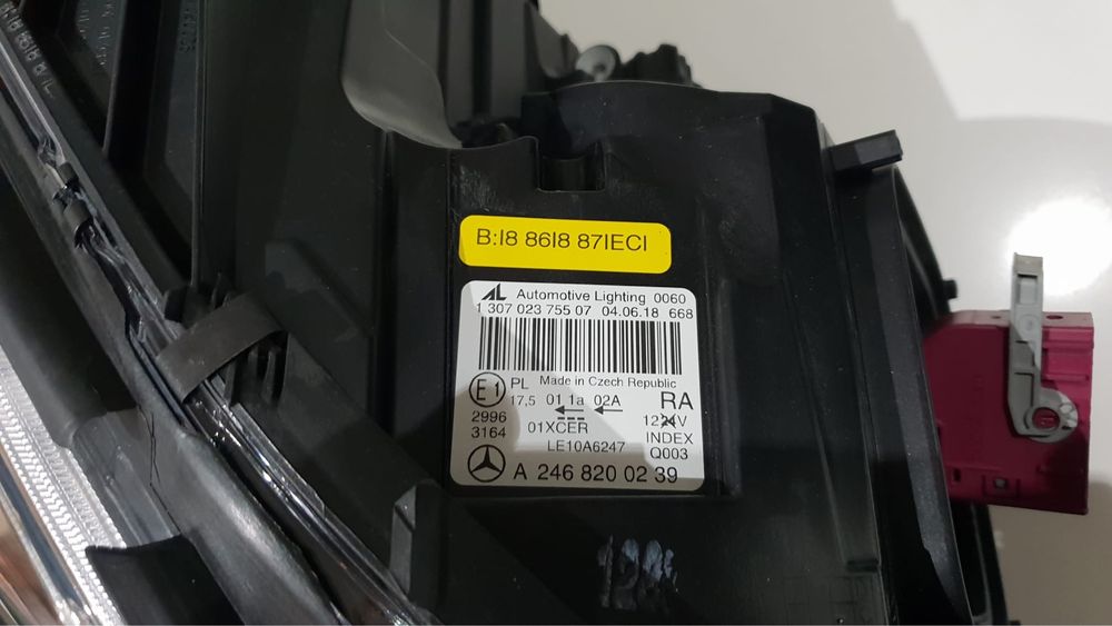Optica bi-xenon  Mercedes classe B 180cdi 2011
