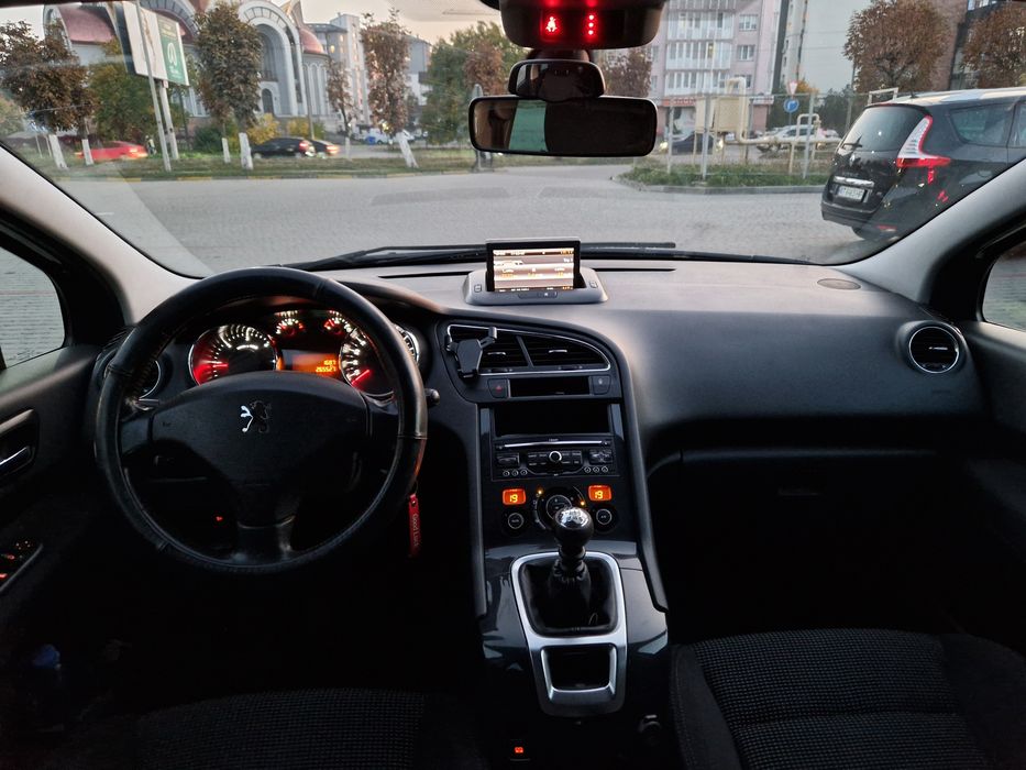 Продам Peugoet 5008