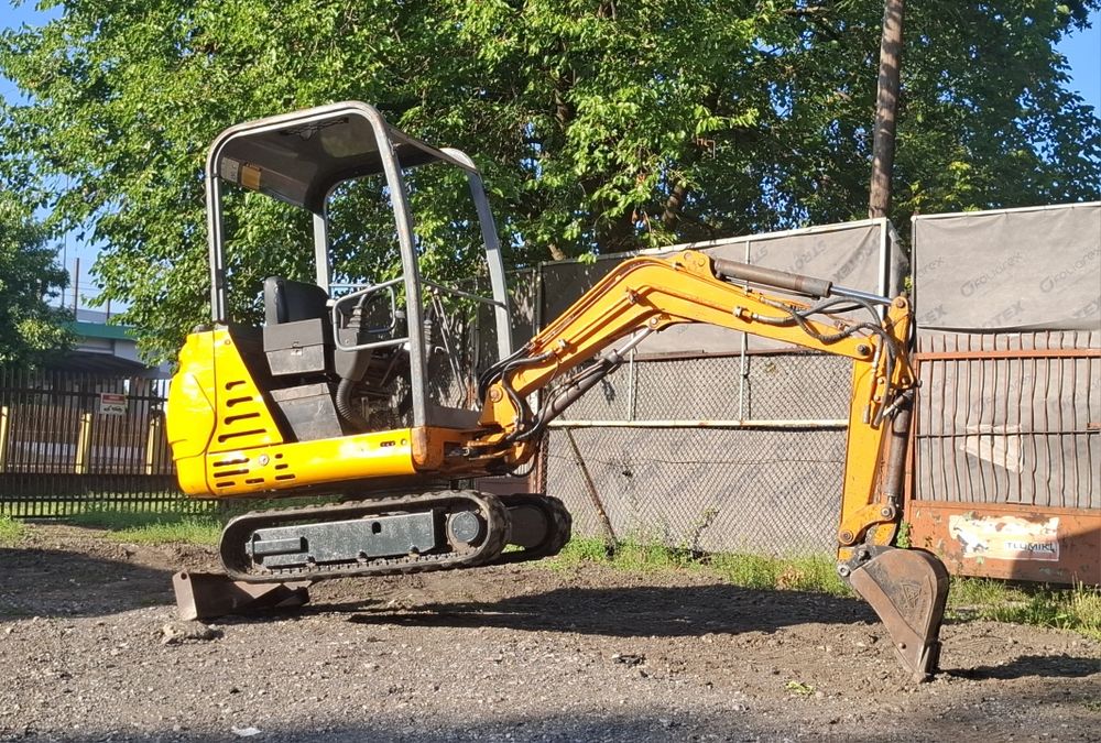 Minikoparka hanix b15 1,5t 00r 2łyzki transport