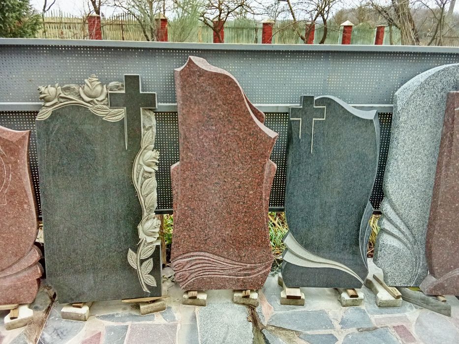 Виготовлення і встановлення пам'ятників