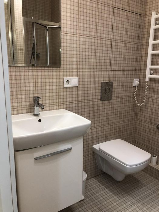 Сдам  свет не выключают стильную студию в центре:ЖК Кадор 16 Жемчужина