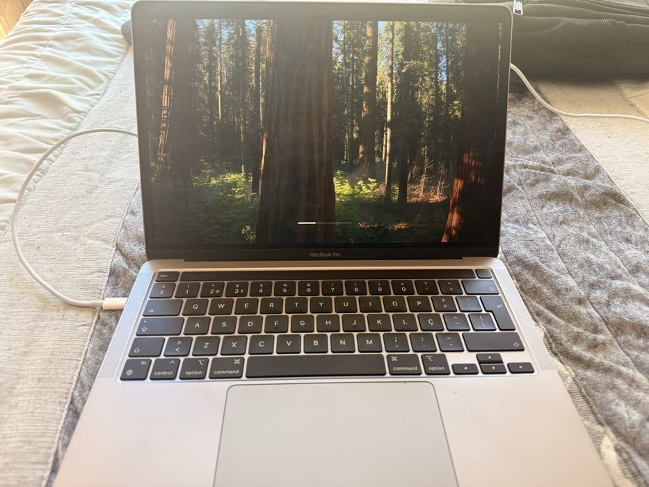 Apple MacBook Pro 13.3’’ M2 | 8GB RAM | 256GB SSD |