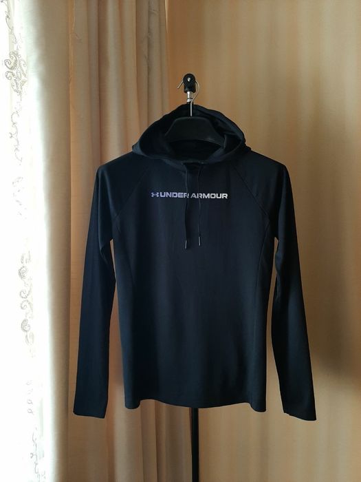 Жіноча спортивна кофта, лонгслів з капюшоном Under Armour, спортивное худи