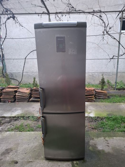 Холодильник Electrolux