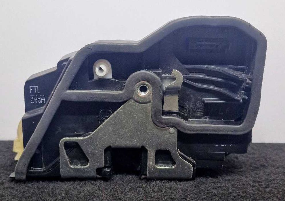 Fechadura / Fecho Porta Frente Esquerdo BMW 1 (F20) ano 2011