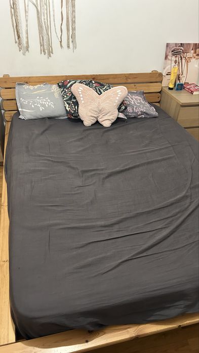 Cama de casal com colcháo 140x180