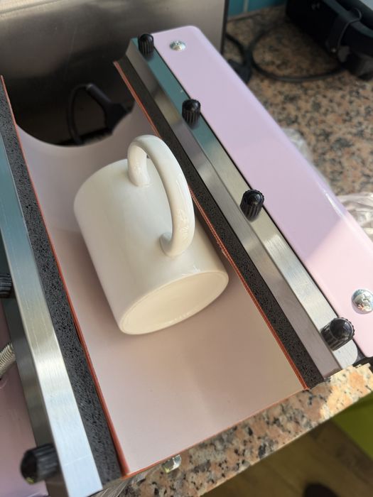 Prensa para estampagem de copos e canecas