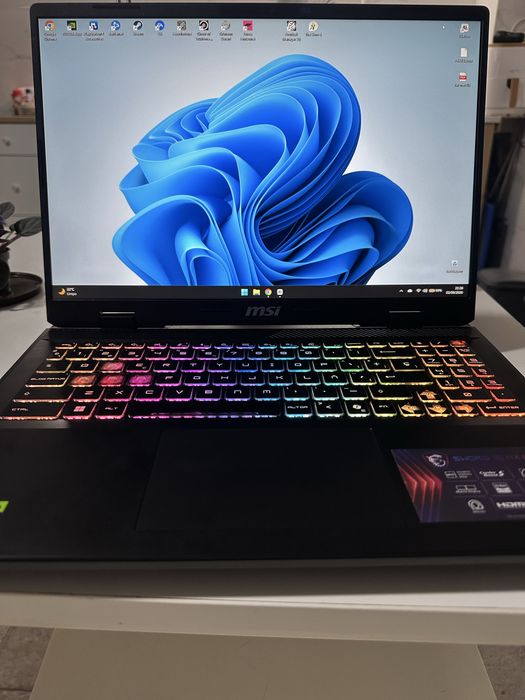 msi sword 16 hx b14vfkg + PS5 controller