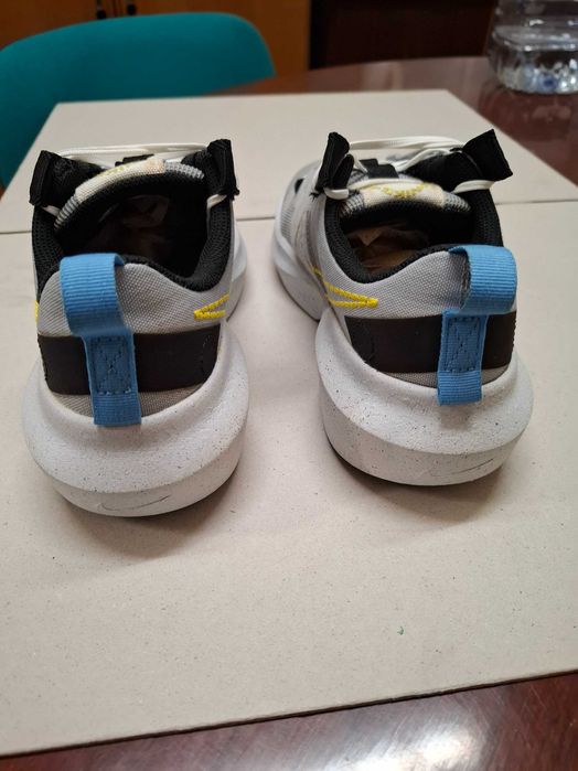 Sapatilhas Nike em bom estado