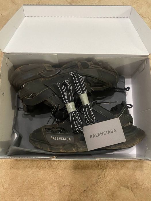 Balenciaga track 1
