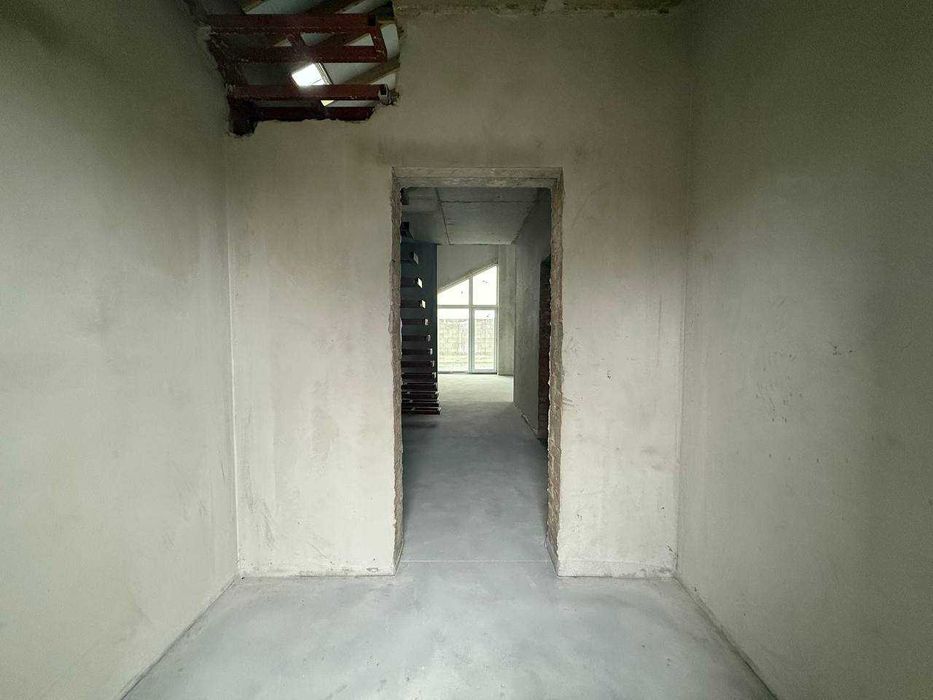 Продаж будинку з усіма комунікаціями на Авторинку