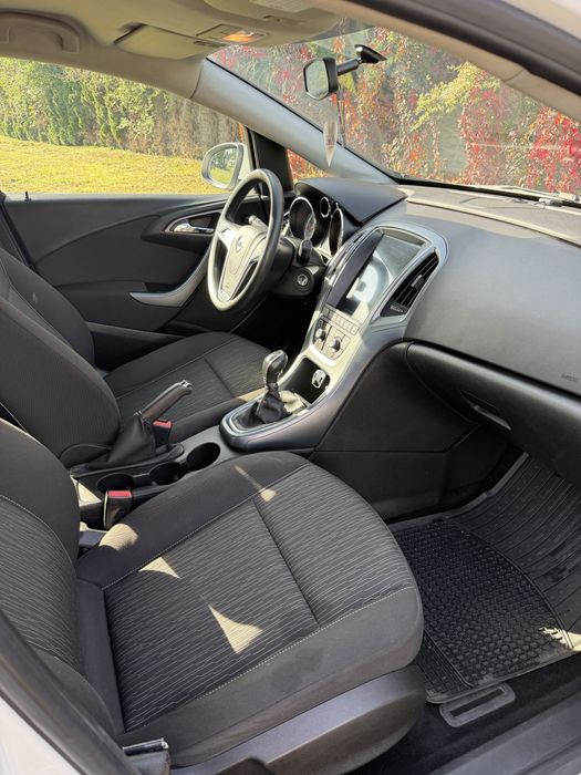 Opel Astra J 2013