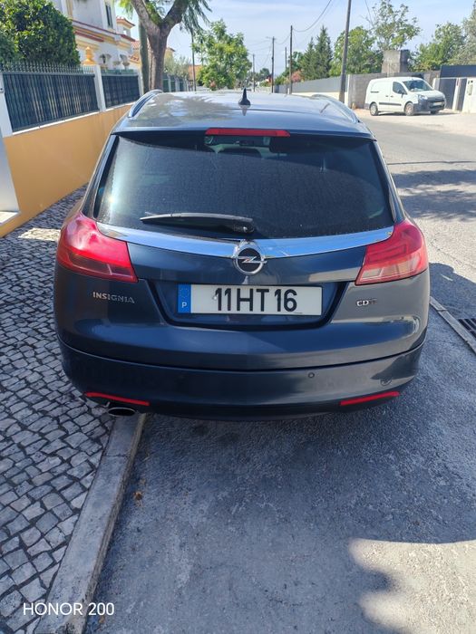 Opel Insignia Sports Tourer 2.0 CDTI — photo 2