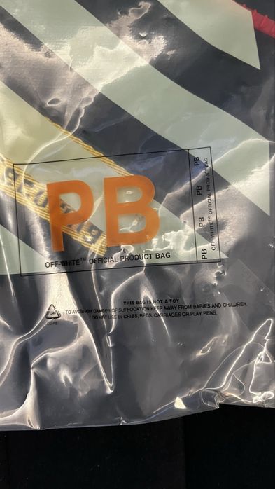 Off White brelok industrial