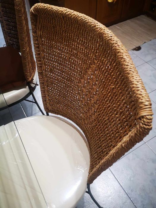 Mesa de jantar com 6 cadeiras
