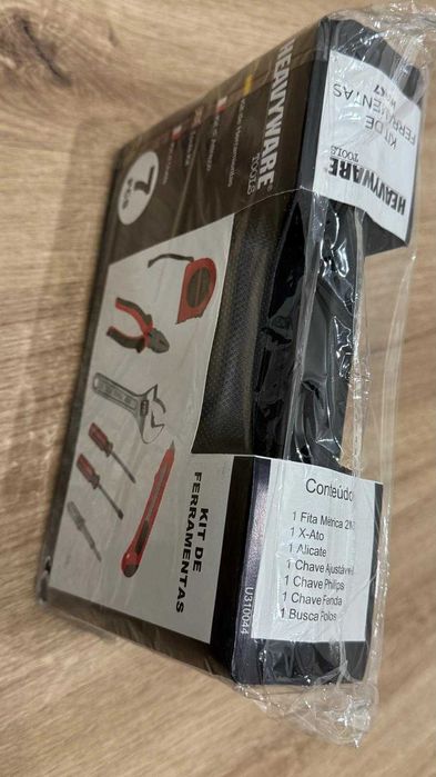 caixa ferramentas 7 peças - Artigo novo