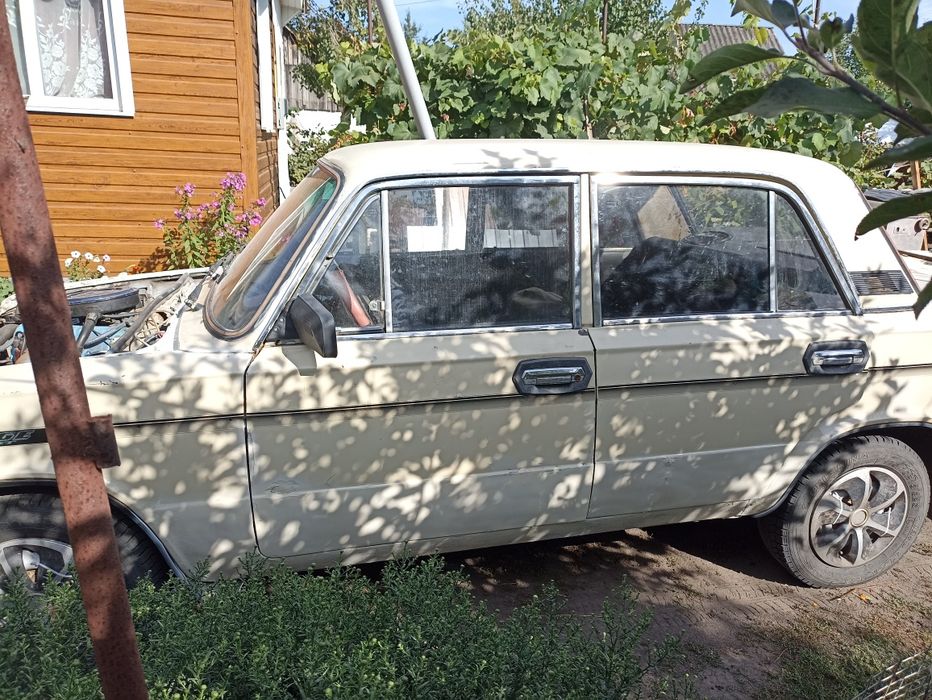 продам автомобіль ваз 2103