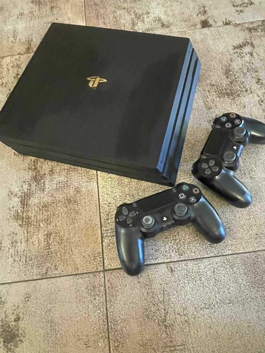 Sprzedam konsolę Sony PlayStation 4 Pro (PS4 Pro)