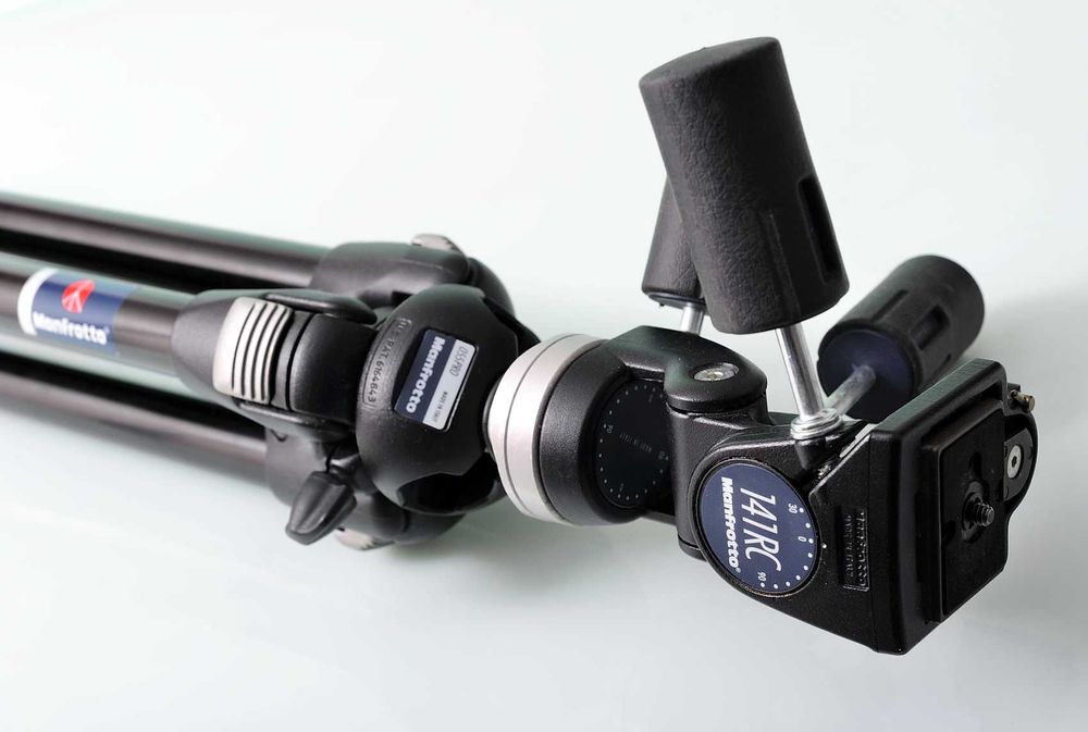 Manfrotto 055 PRO + glowica Manfrotto 141 RC