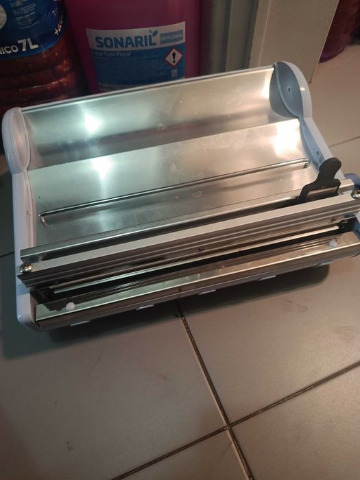 Vende se seladora de plástico