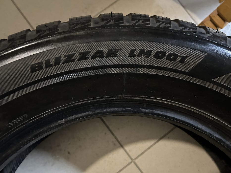 215/65/17 99H Bridgestone Blizzak LM001