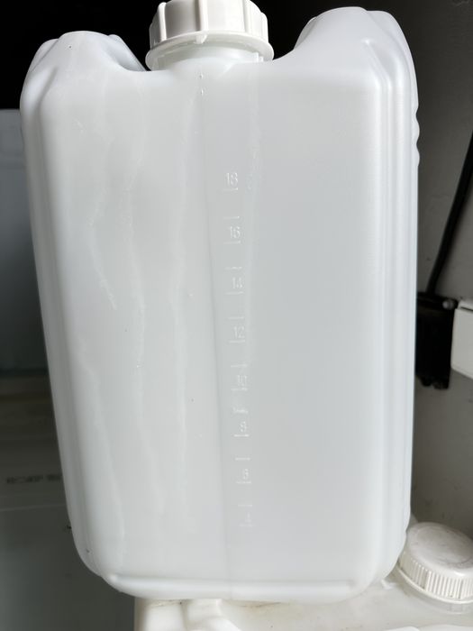 Каністри пластикові 20л