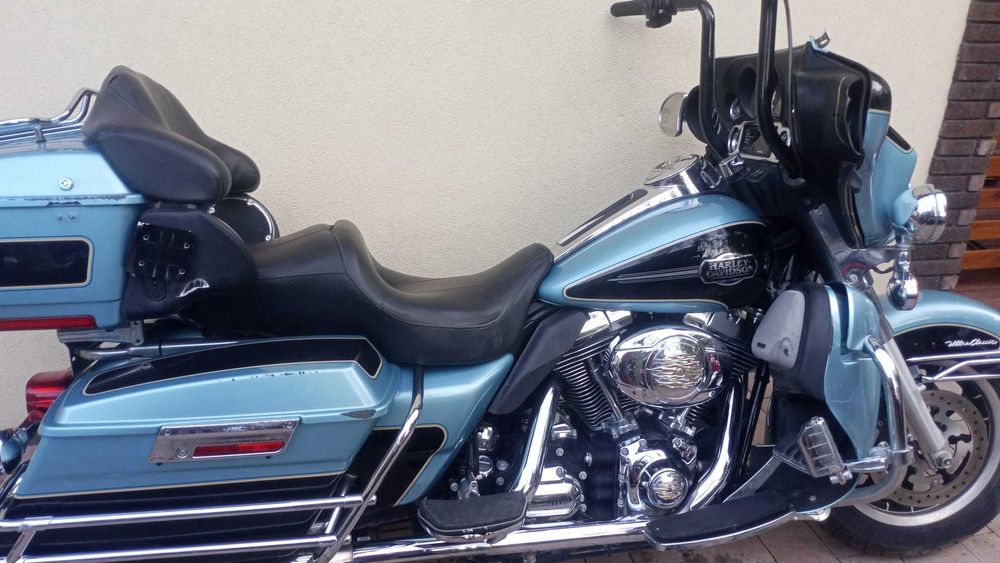 Harley Davidson electra glide road king street glide heritage