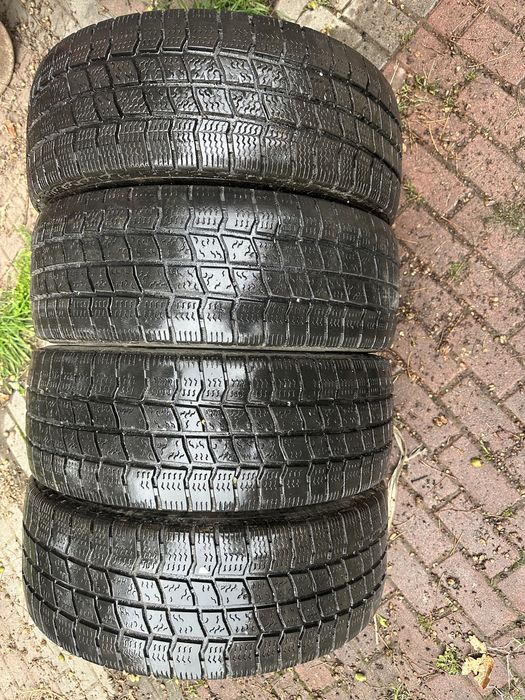 Шини зима 23 рік 225/55 R17 Vredestein резина комплект , підсилена