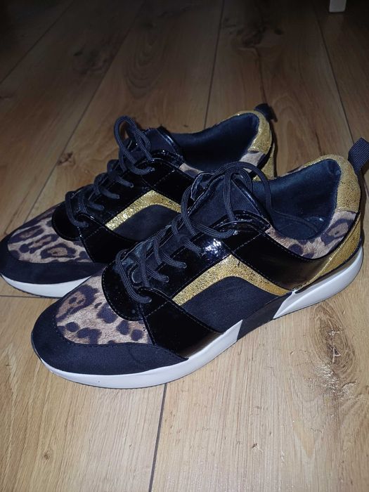 Sneaker czarno beżowe