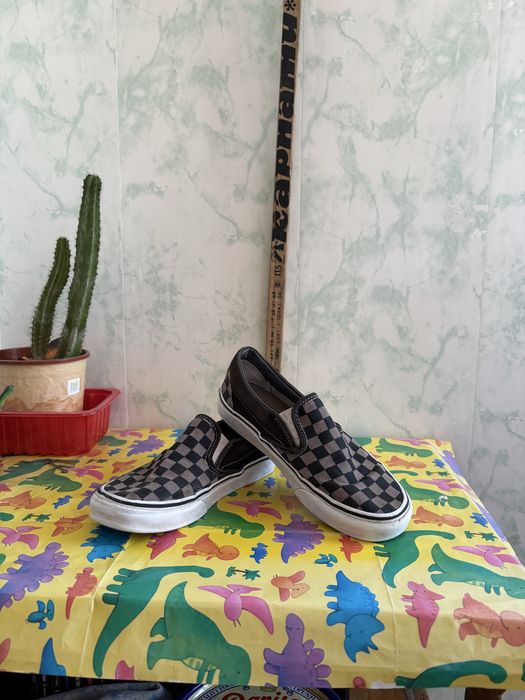 Жіночі кеди Vans у клітинку 37 розмір