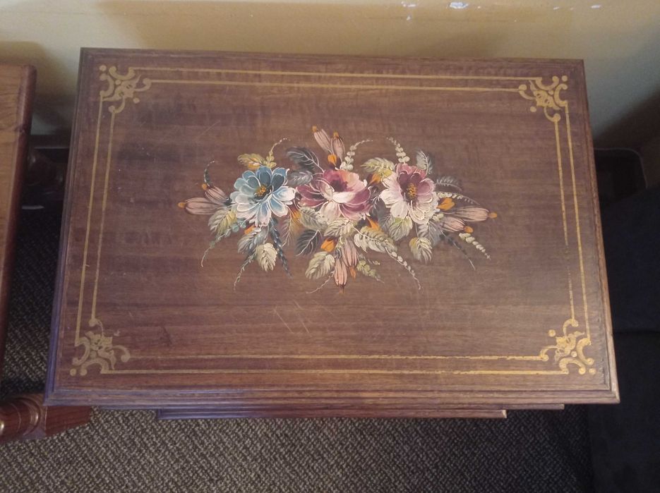 Mesa tripa de madeira